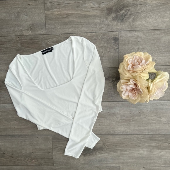 PRETTYLITTLETHING‎ PLT WHITE CROP TOP | SZ 6 - Picture 4 of 4